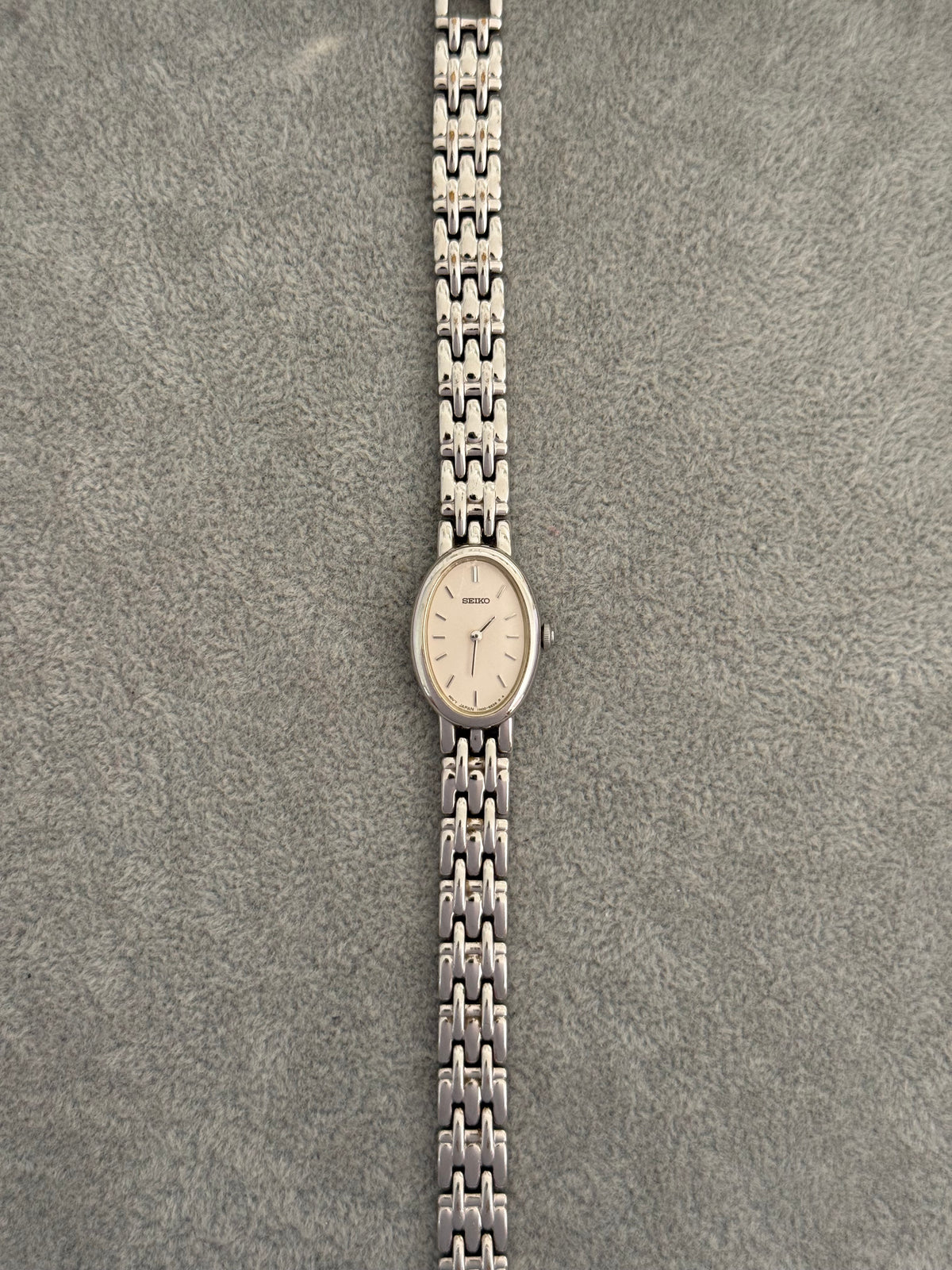 Vintage 1991 Silver Seiko Watch 1N00-6M90