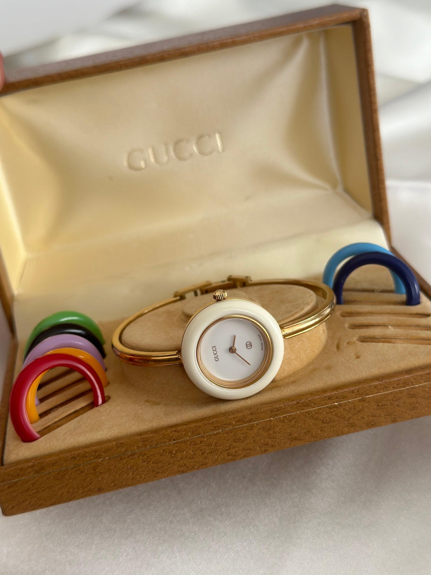 Vintage 1100L Gucci Watch