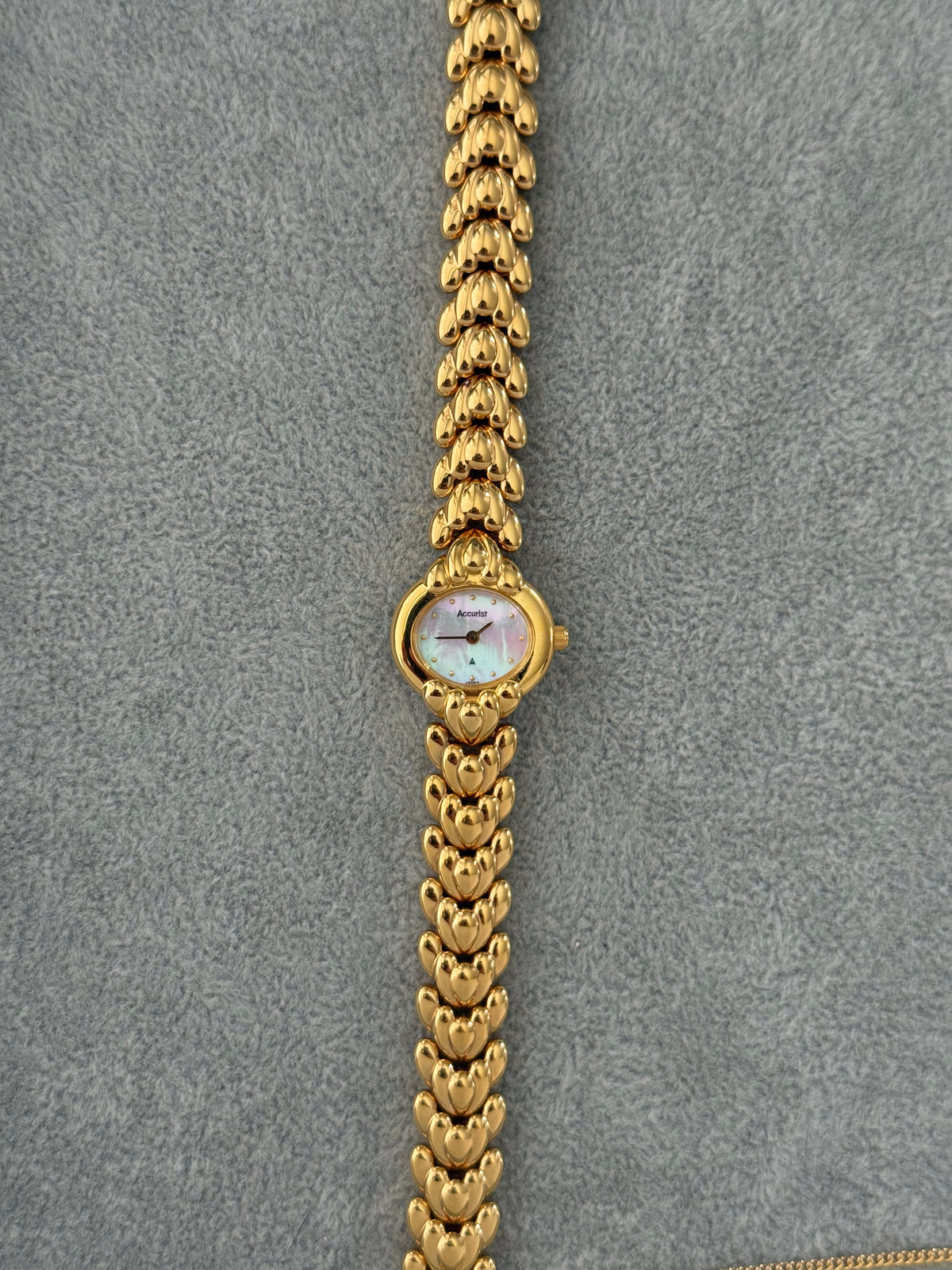 Vintage Mother Of Pearl Accurist Watch – photo 11