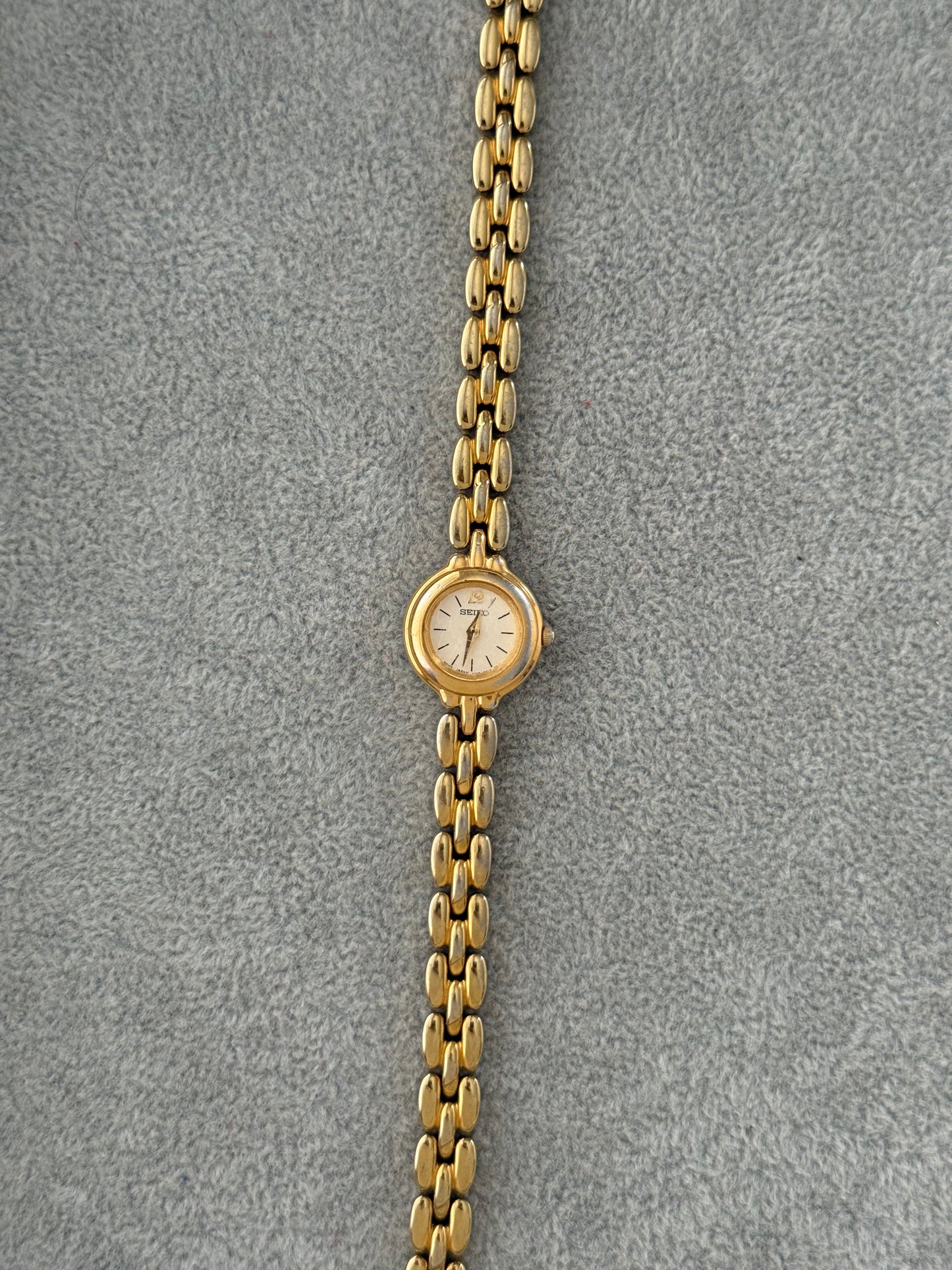 Vintage Dainty Seiko Watch