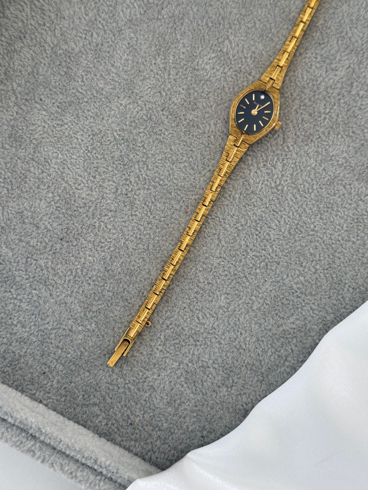 Vintage Accurist Watch