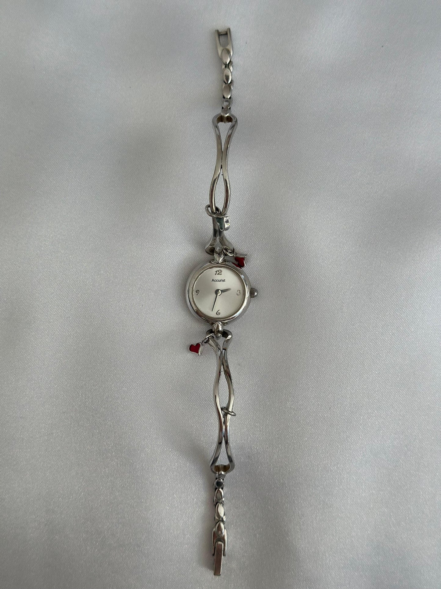 Montre Accurist à pendentif coeur vintage