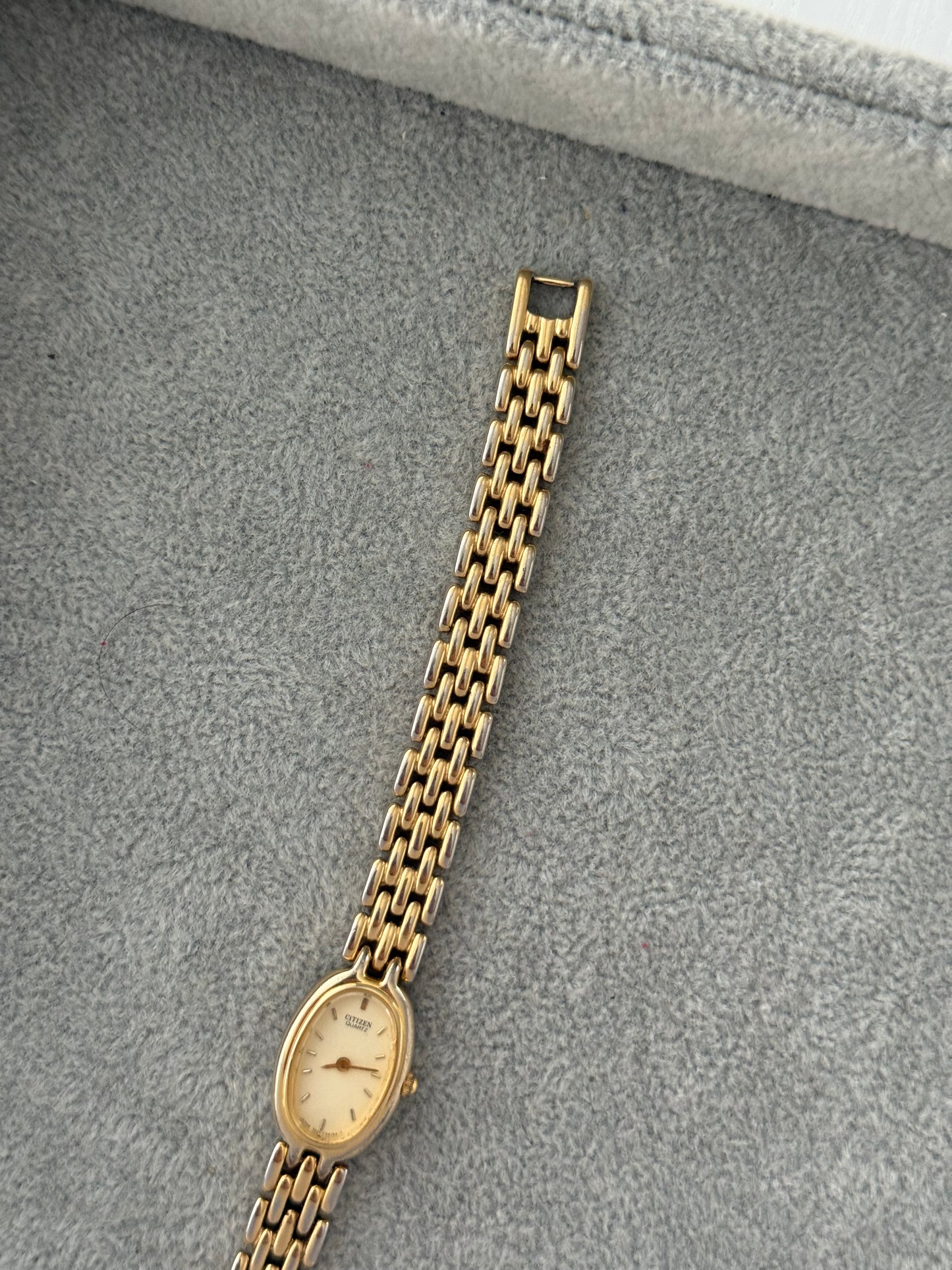 NW Cute Vintage Citizen Watch