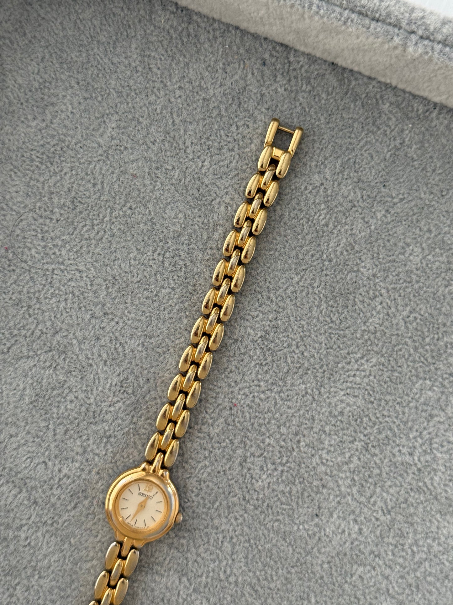 Vintage Dainty Seiko Watch