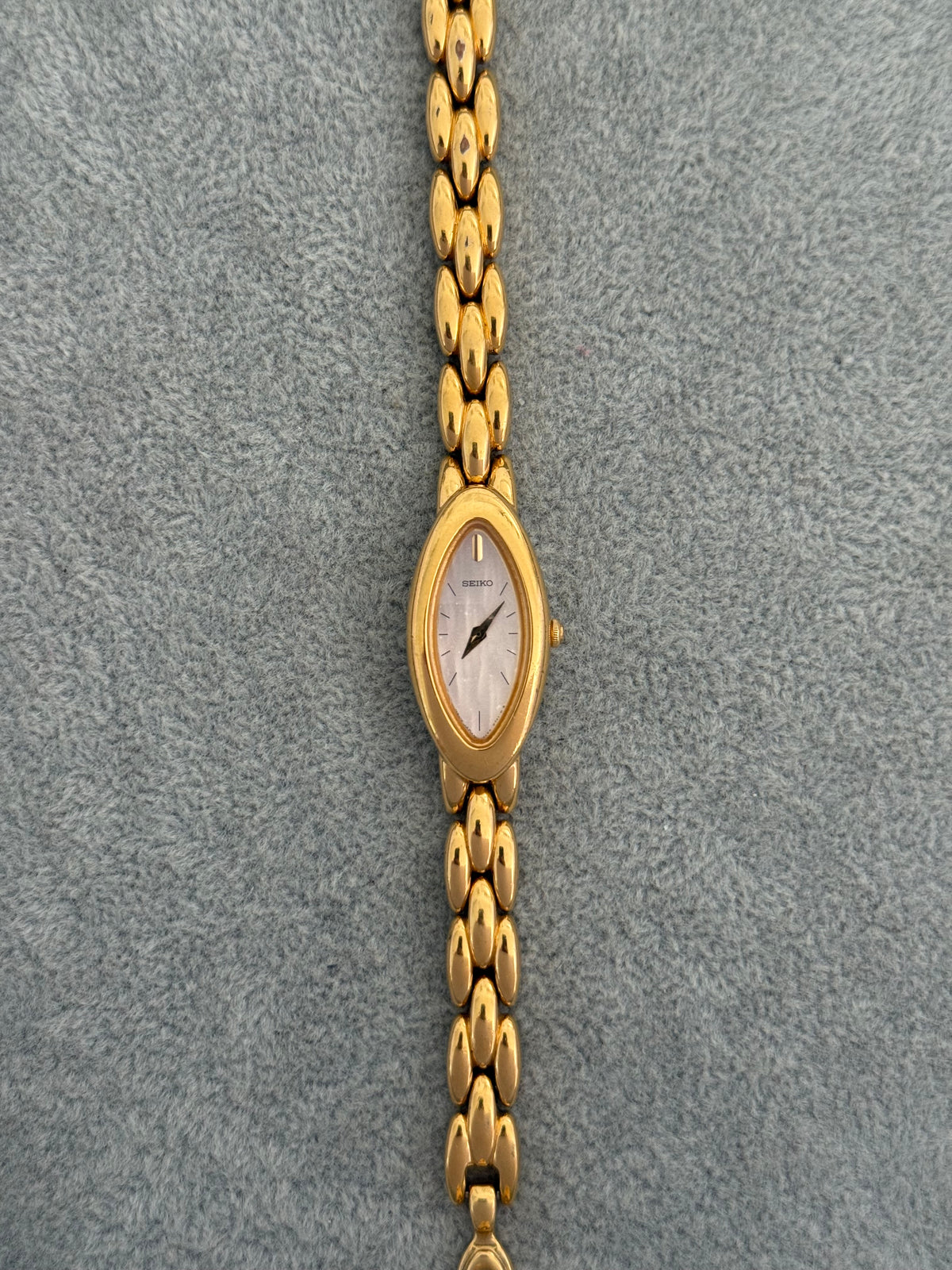 Rare Vintage Mother of Pearl Seiko Watch SE20-7201