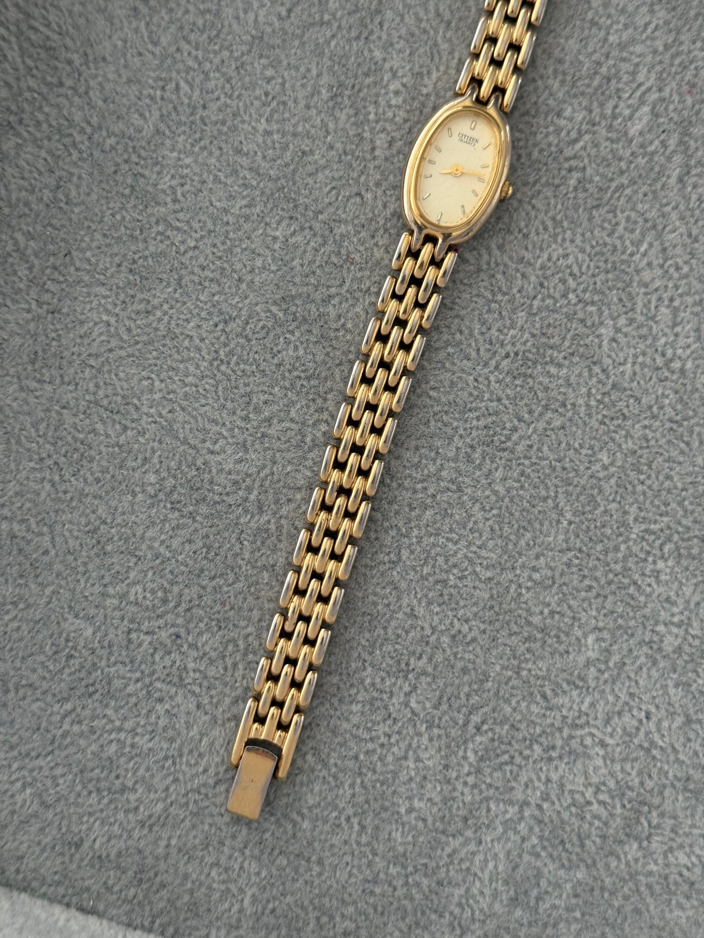 NW Cute Vintage Citizen Watch