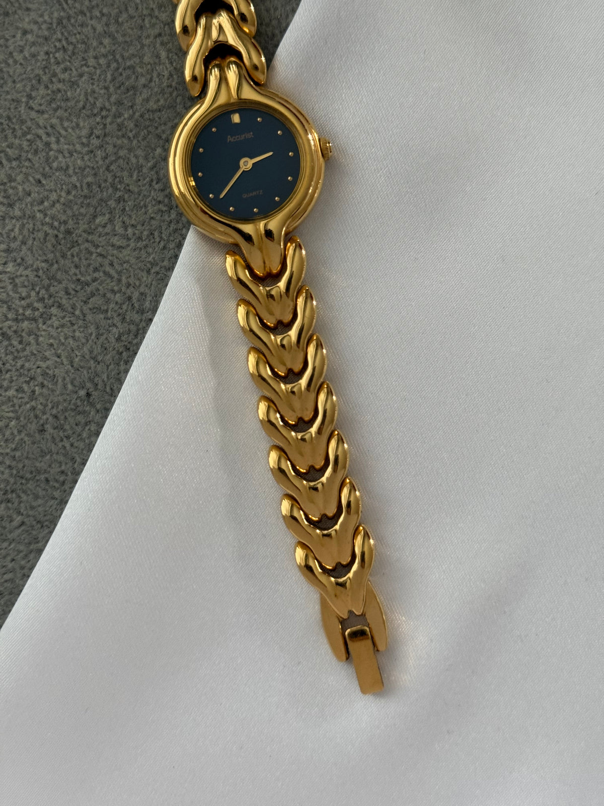 Vintage Navy Dial Accurist Watch