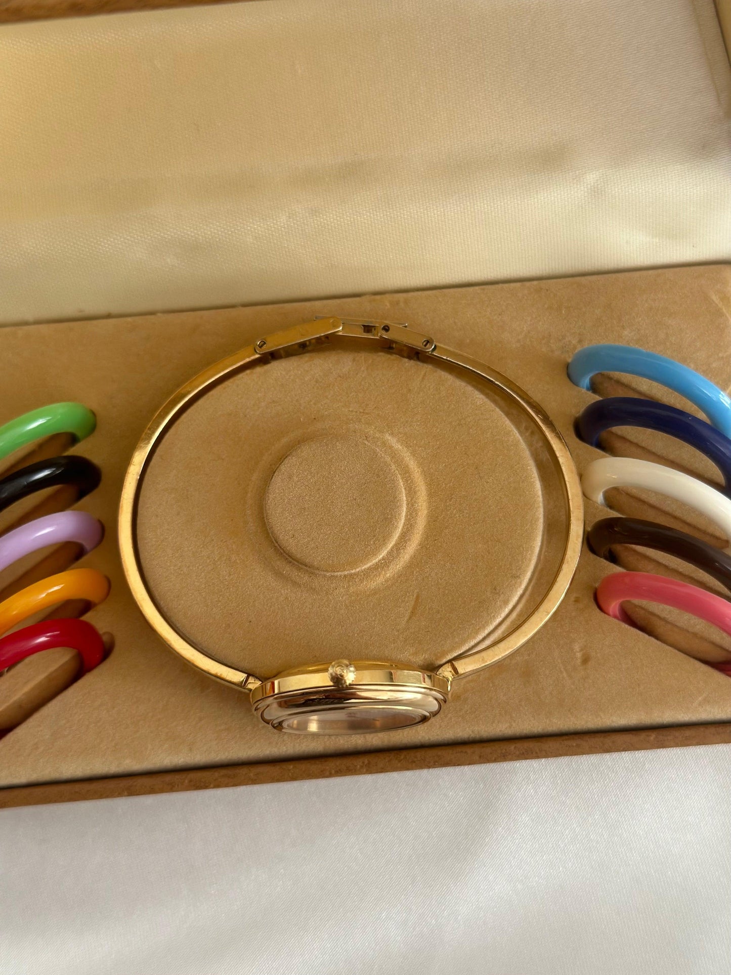 Vintage 1100L Gucci Watch