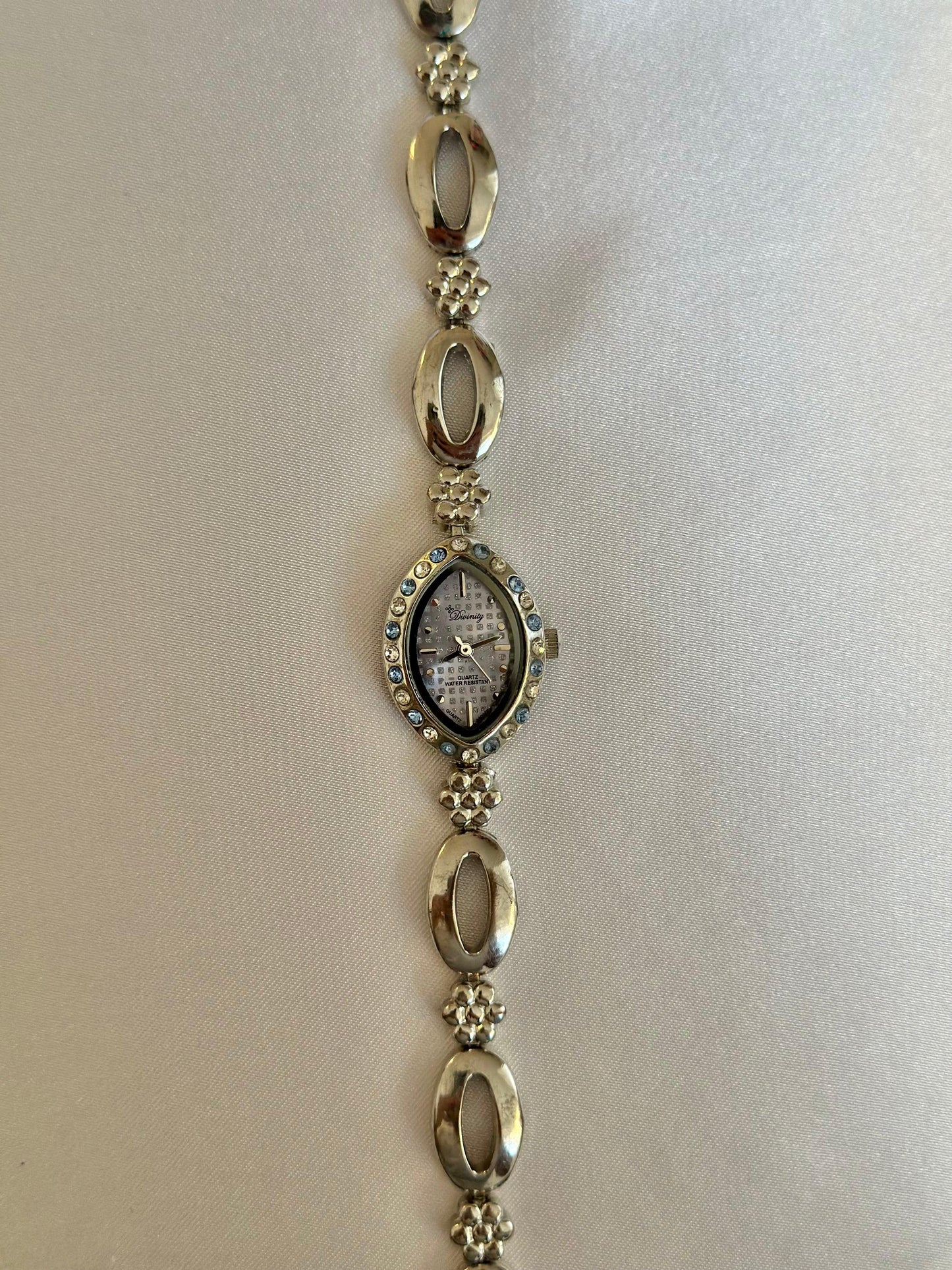 Montre Fleur Argentée Vintage