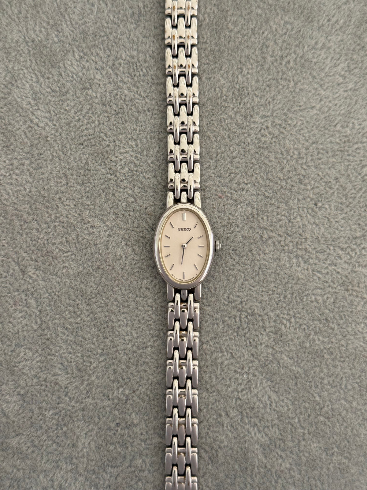 Vintage 1991 Silver Seiko Watch 1N00-6M90