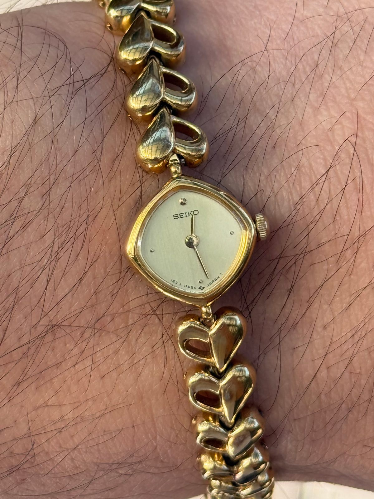 Special 1985 Gold Heart-Bracelet Seiko Watch 1E20-5280 – photo 3