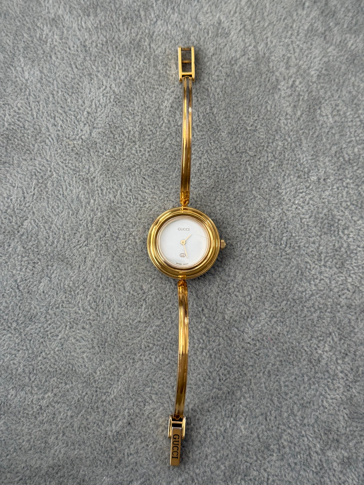 Vintage 1100L Gucci Watch