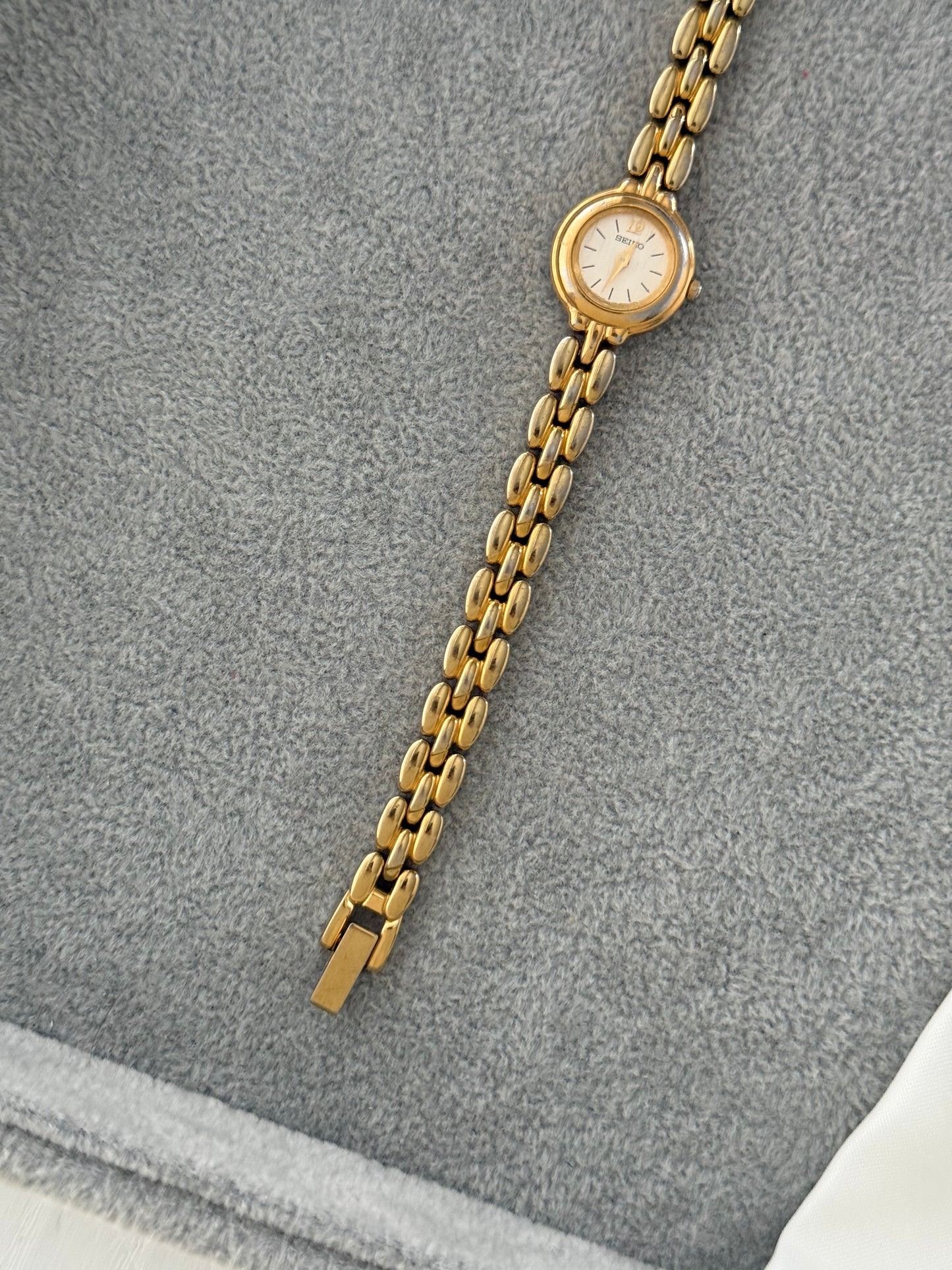 Vintage Dainty Seiko Watch