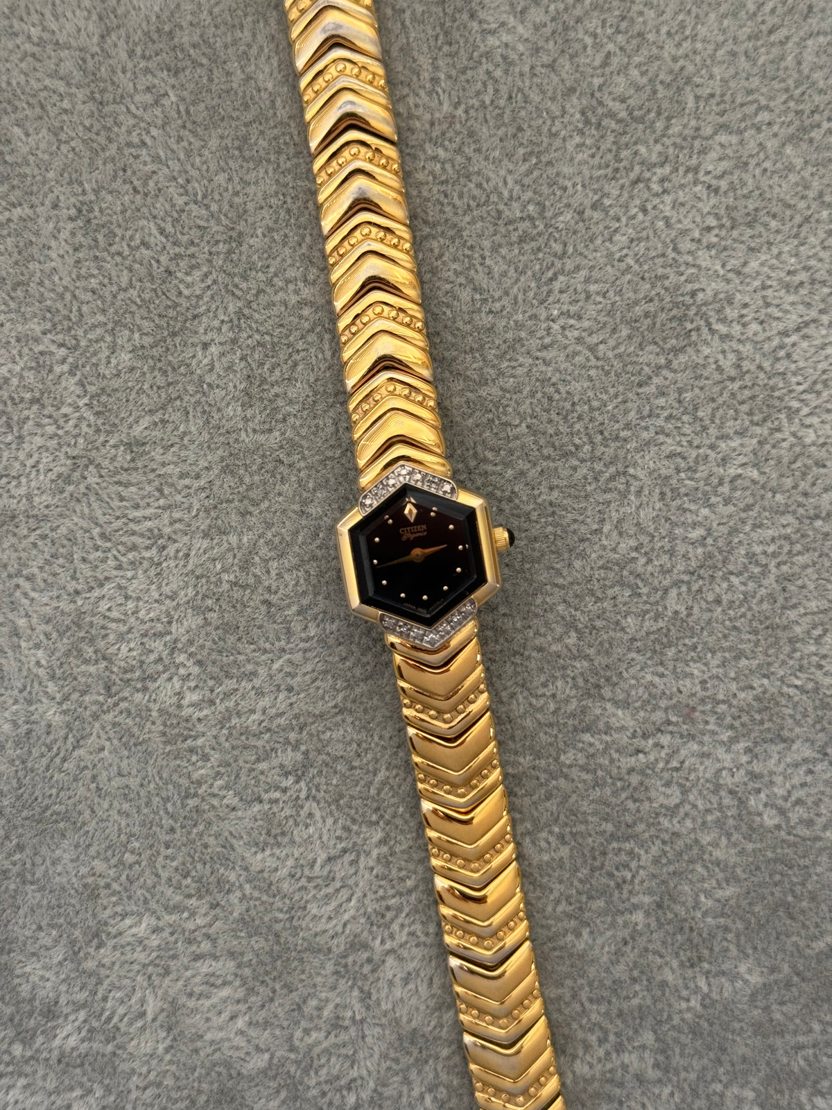 Rare 1995 Diamond Bezel With Black Dial Citizen Elegance Watch – photo 4