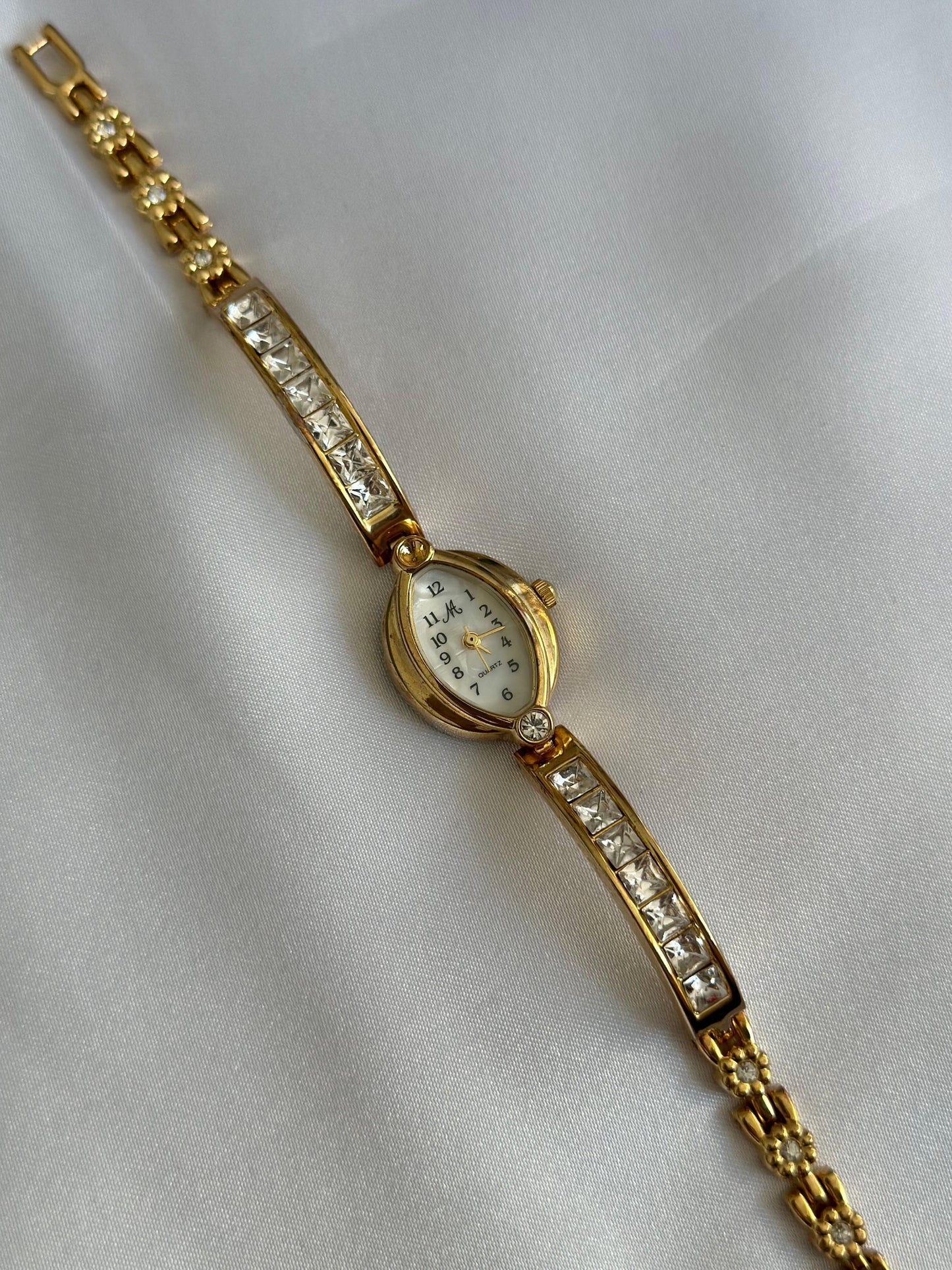 Montre à diamants vintage