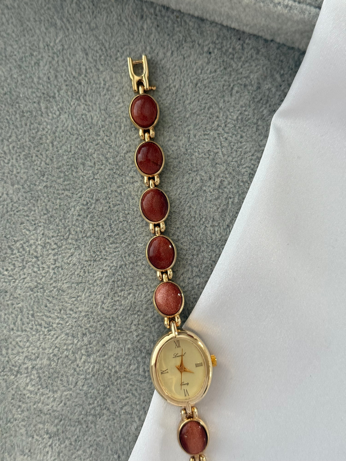 Vintage Gold Watch with Burgundy Oval Gem Bracelet – photo 3