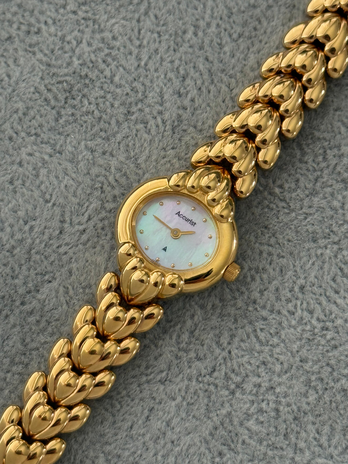 Vintage Mother Of Pearl Accurist Watch – photo 4