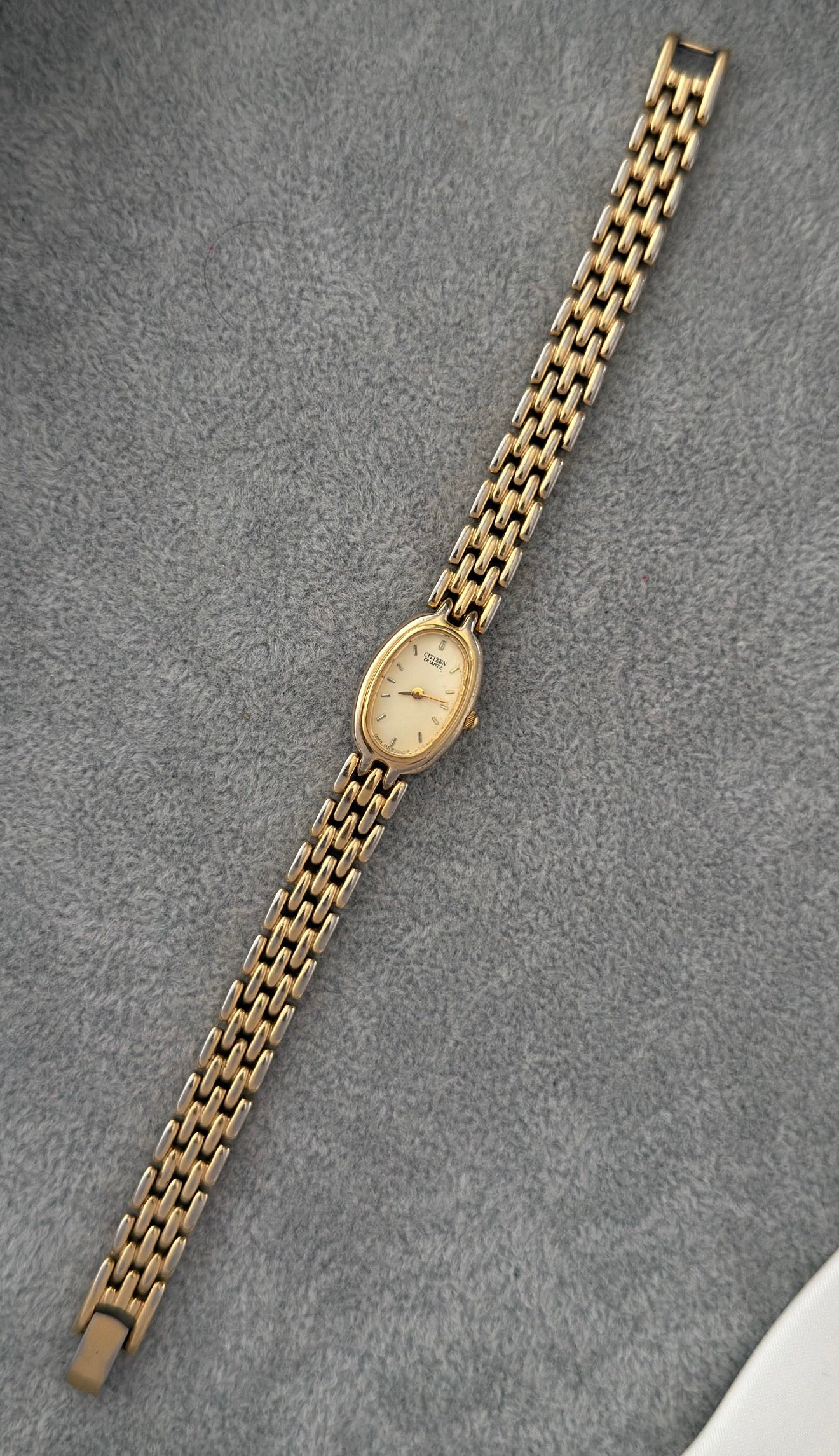 NW Cute Vintage Citizen Watch