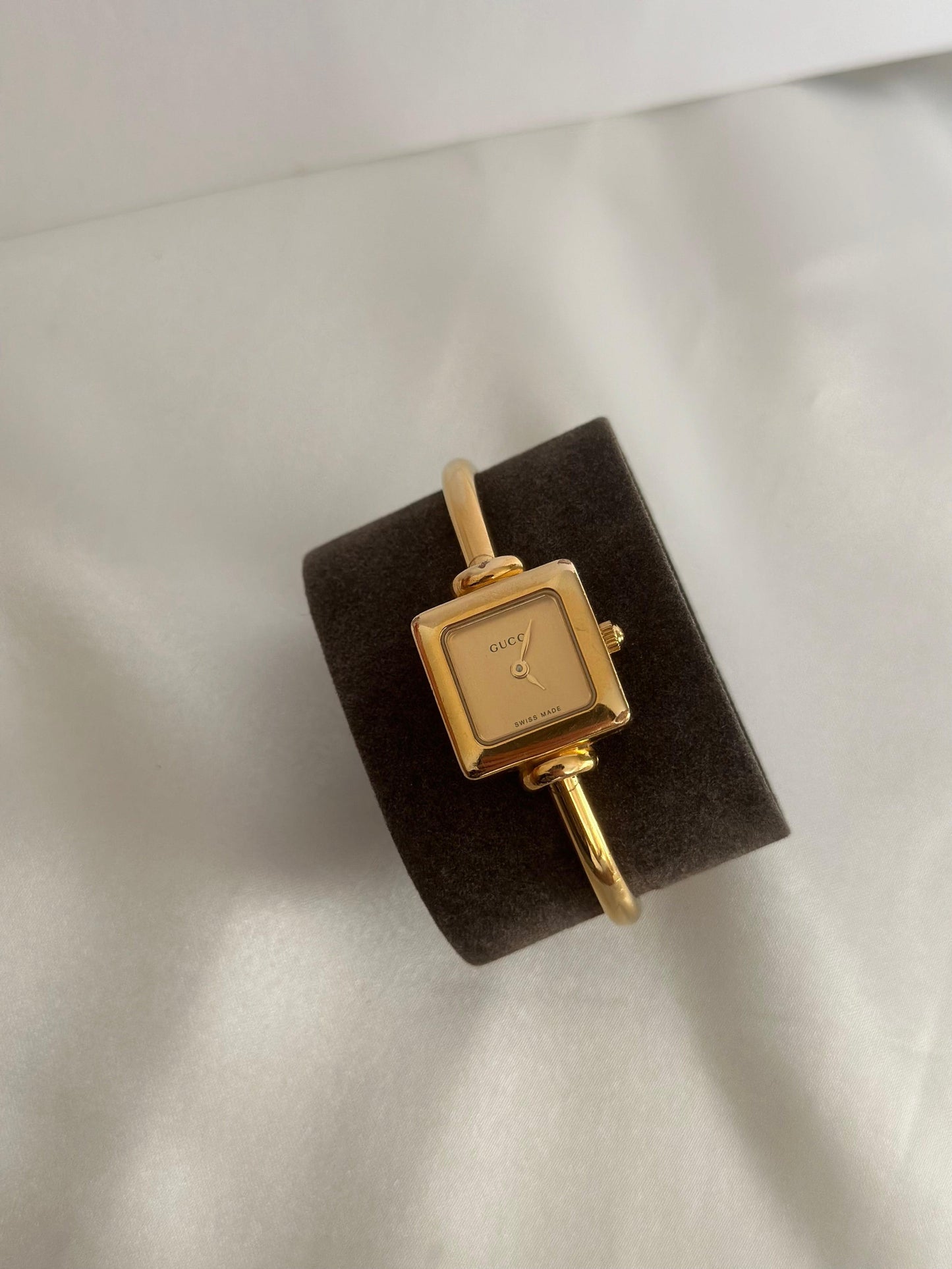 Vintage 1900L Gucci Watch