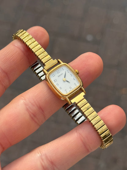 Vintage 1991 Gold Seiko Watch - Stretchy Bracelet 1N00-5K29