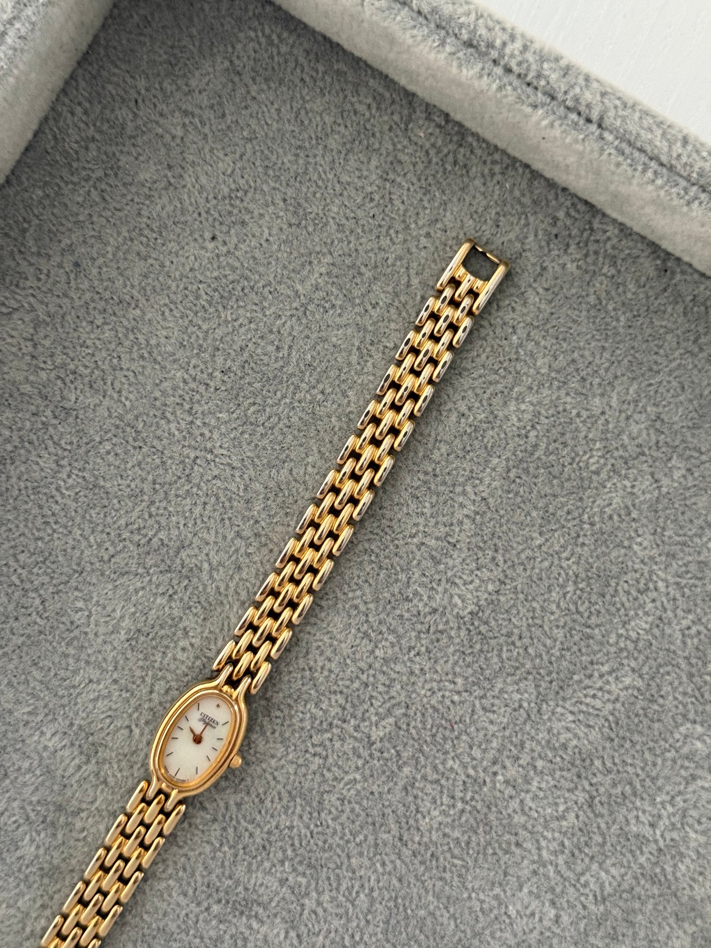 Dainty Vintage Citizen Elegance Watch