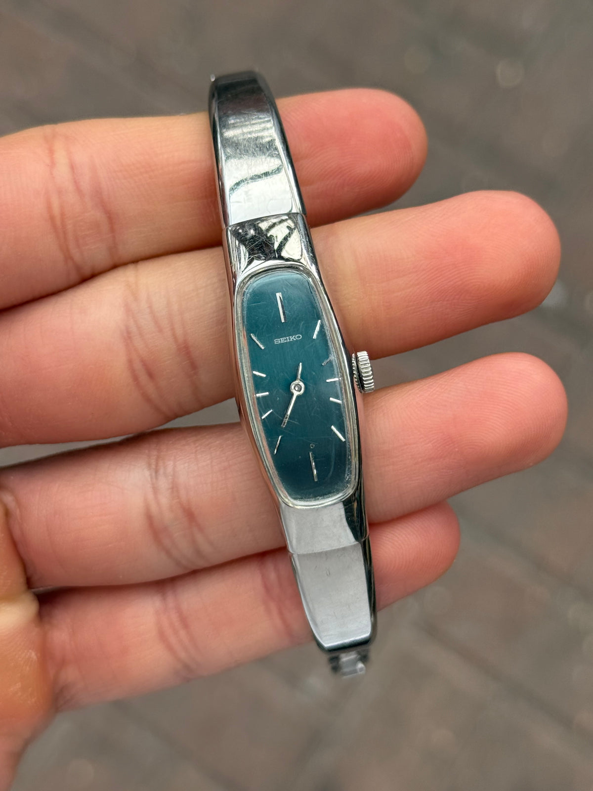 Rare 1977 Silver Seiko Watch - Gradient Teal Dial 1520-3680