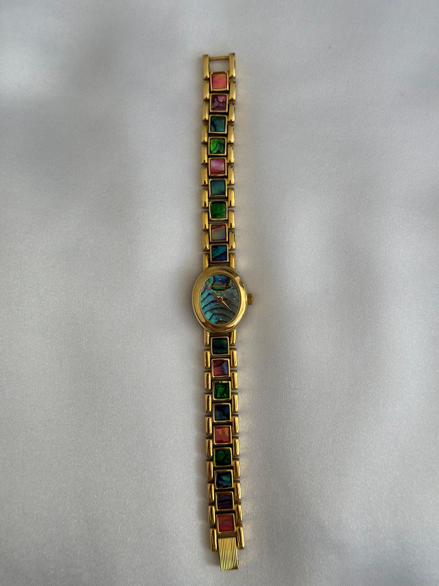 Vintage bunte Edelsteinuhr