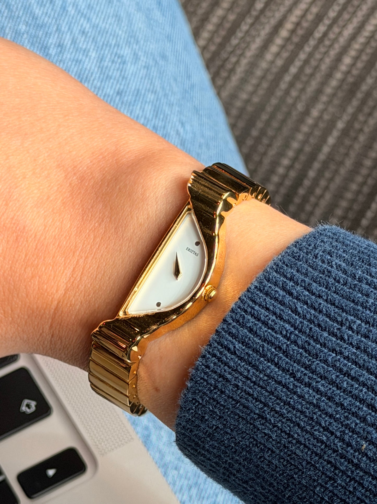 Ekiztas Half Moon Watch
