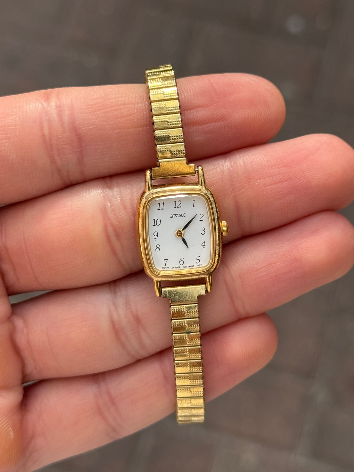 Vintage 1991 Gold Seiko Watch - Stretchy Bracelet 1N00-5K29