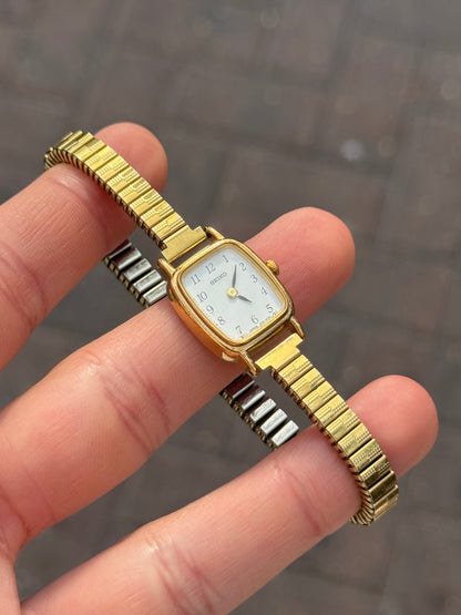 Vintage 1991 Gold Seiko Watch - Stretchy Bracelet 1N00-5K29