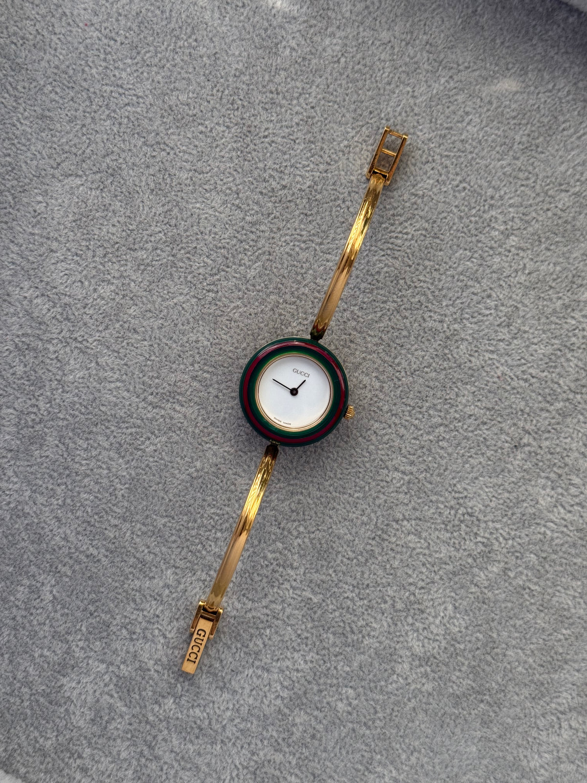 Vintage 1100L Gucci Watch with 13 Interchangeable Bezels