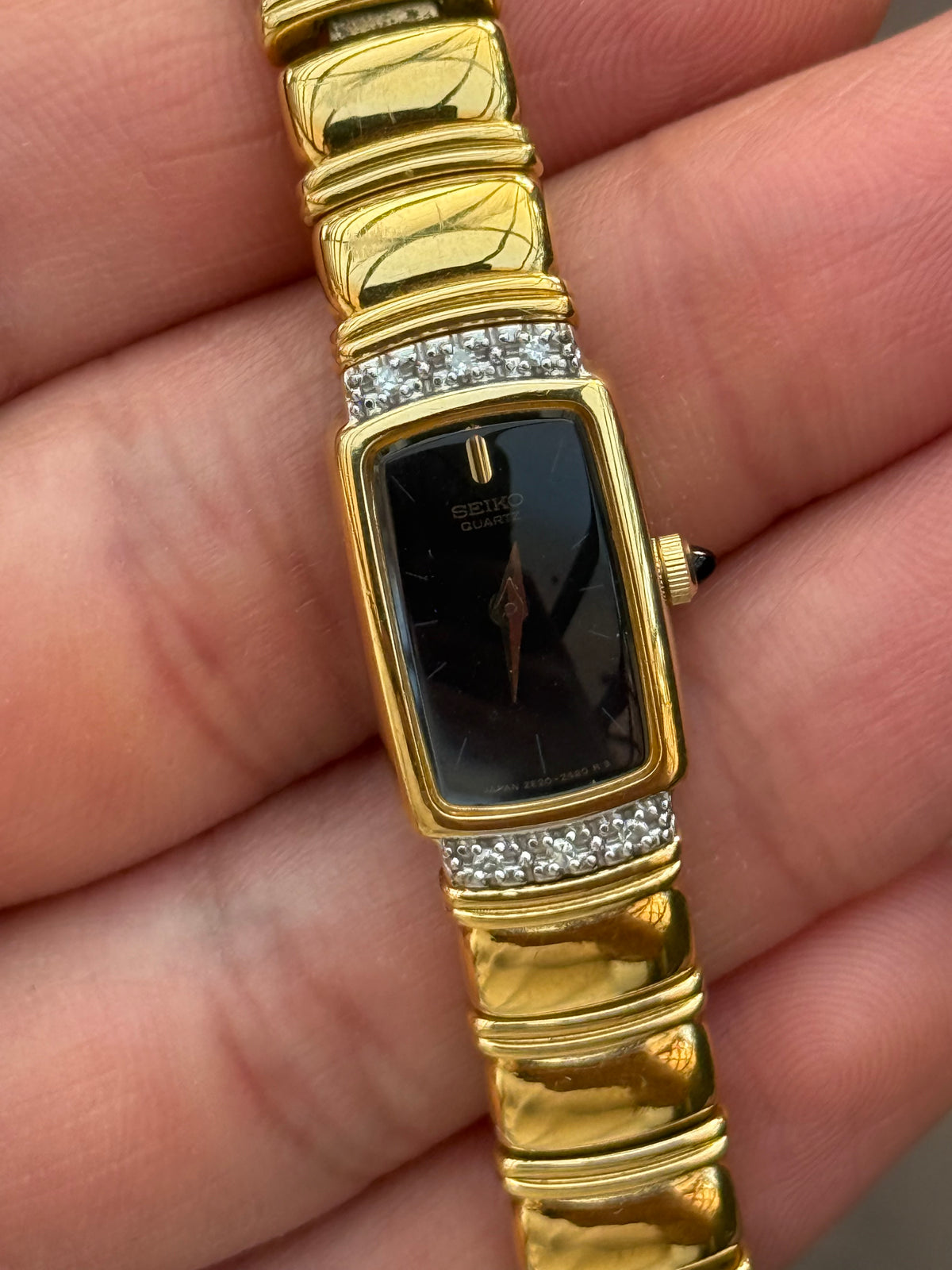 NW Vintage 90’s Diamond Bezel on Black Dial Seiko Watch 2E20-6929