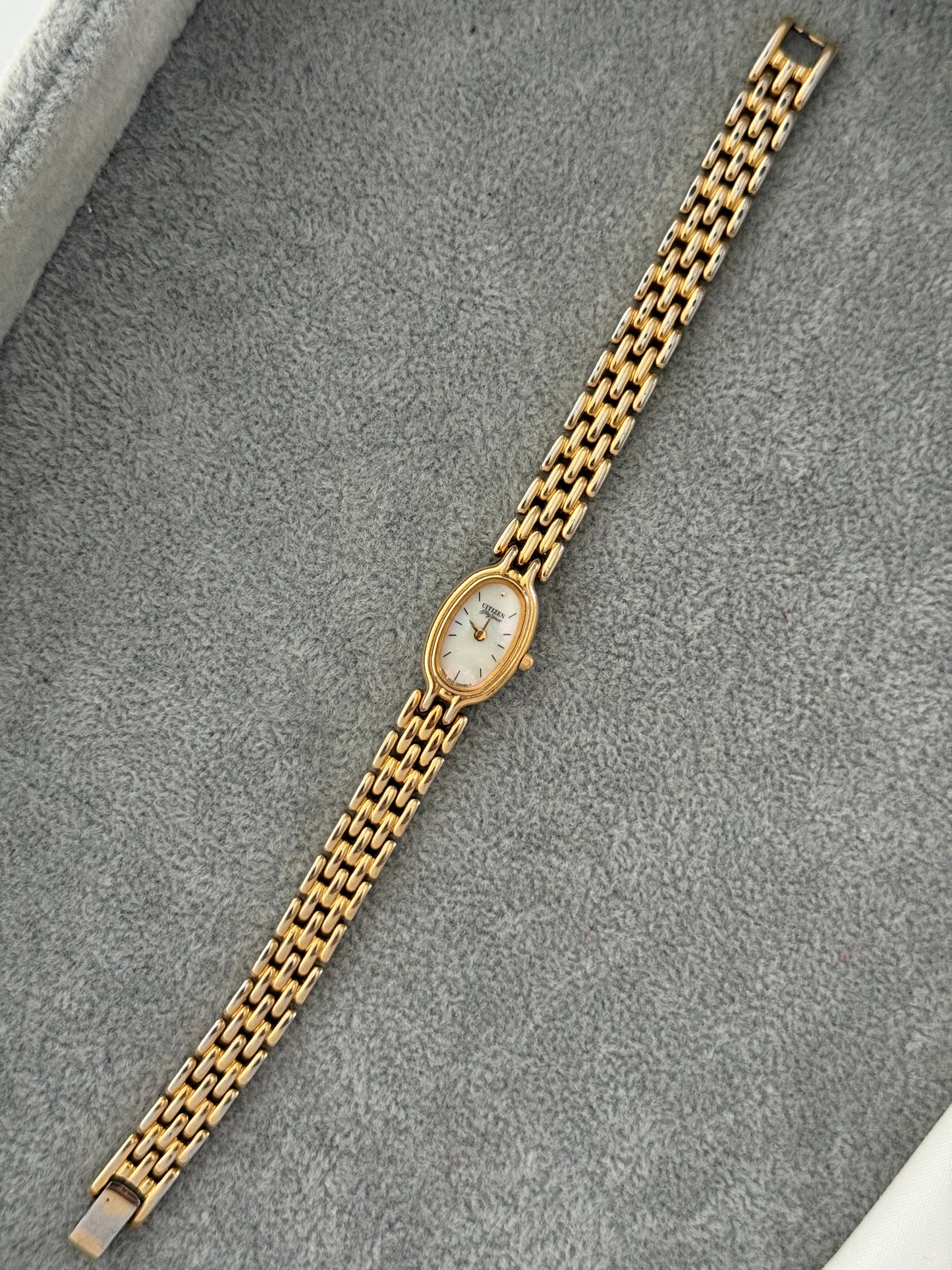 Dainty Vintage Citizen Elegance Watch