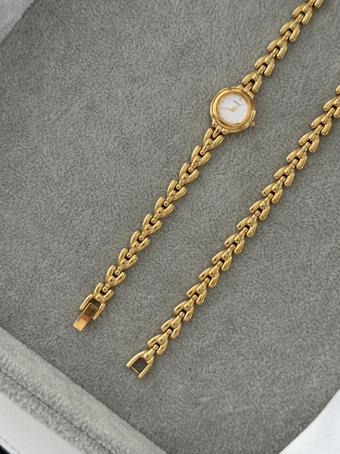 Vintage Dainty Seiko Watch Set