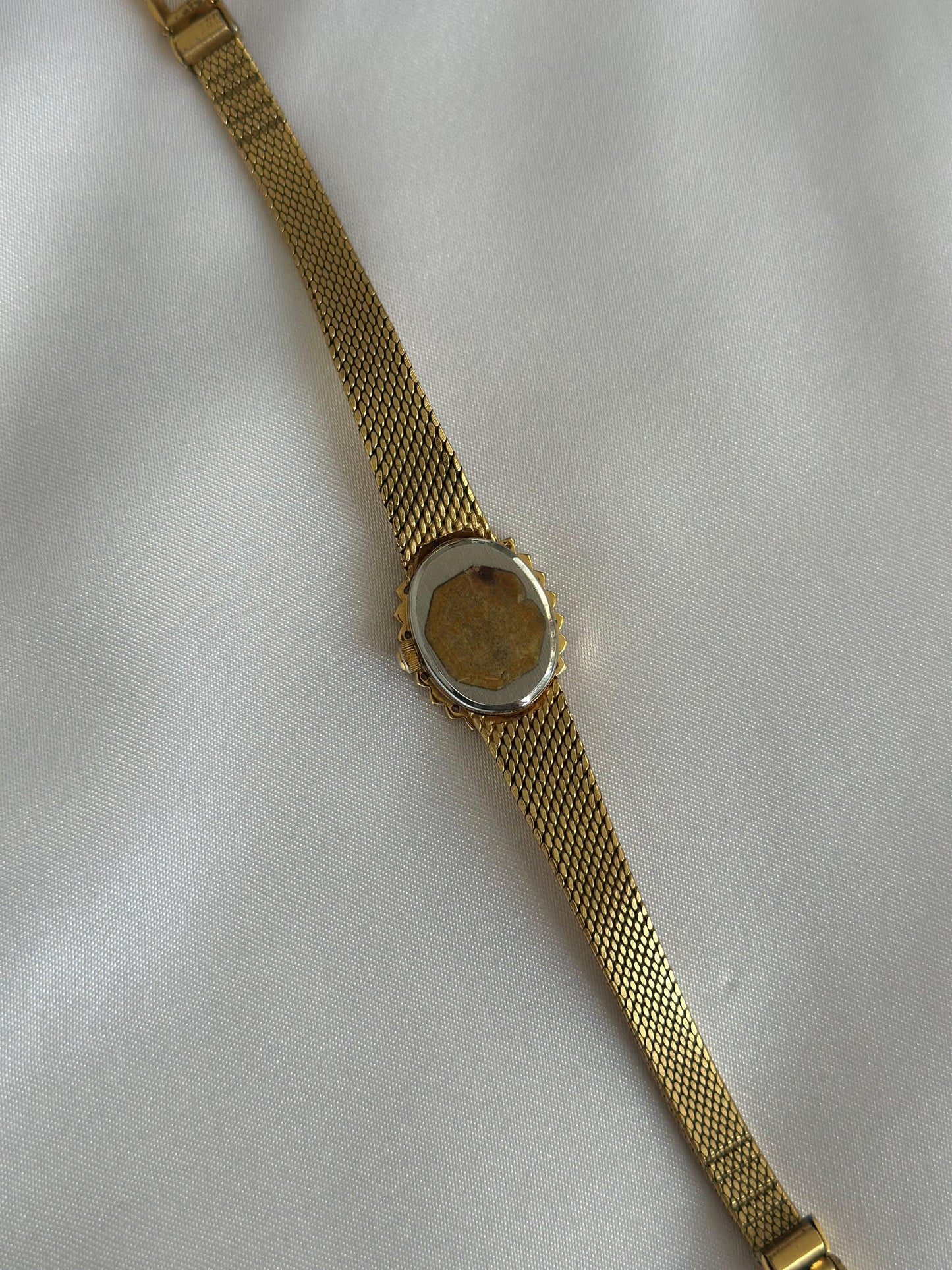 Vintage-Uhr mit Diamantlünette