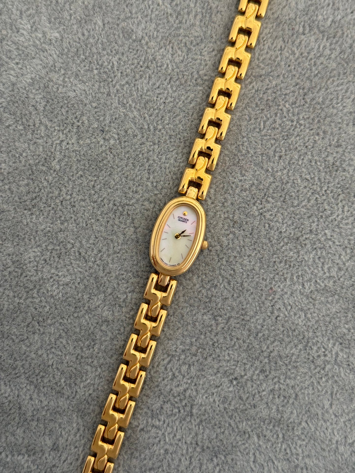 Cute Vintage Mother of Pearl Citizen Watch