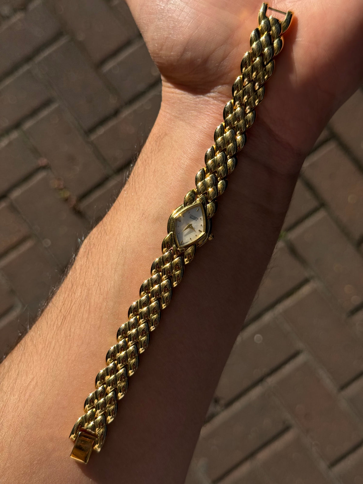 Vintage Citizen Golden Leaf Bracelet Watch with Mother of Pearl Dial