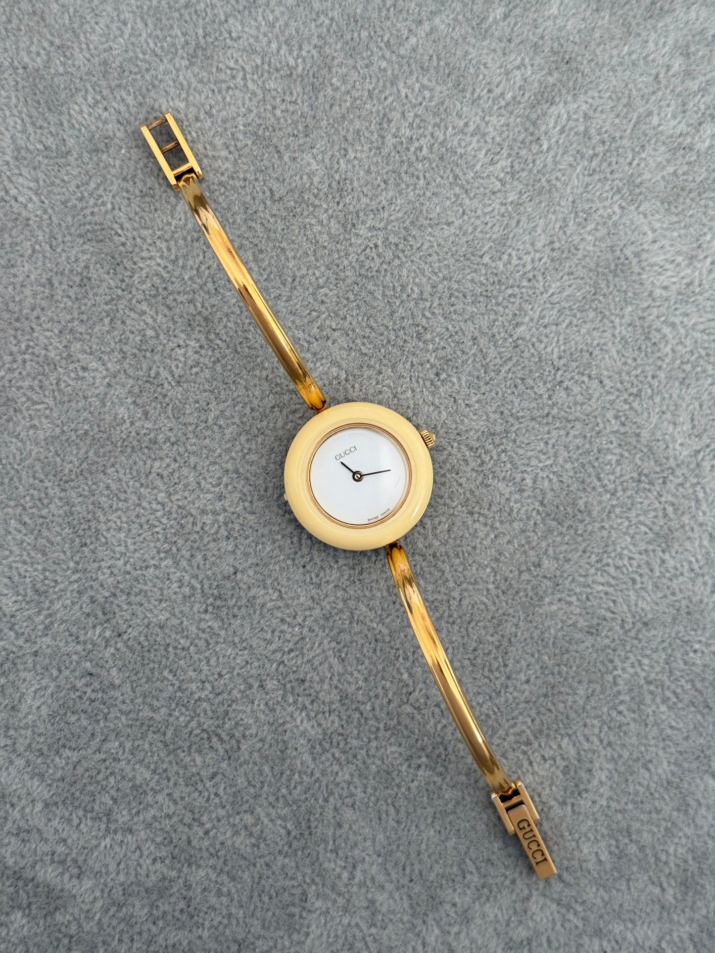 Vintage 1100L Gucci Watch