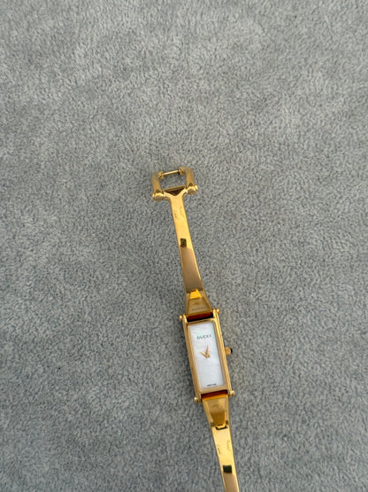 Pristine Mother Of Pearl Vintage 1500L Gucci Watch