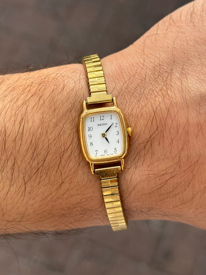 Vintage 1991 Gold Seiko Watch - Stretchy Bracelet 1N00-5K29