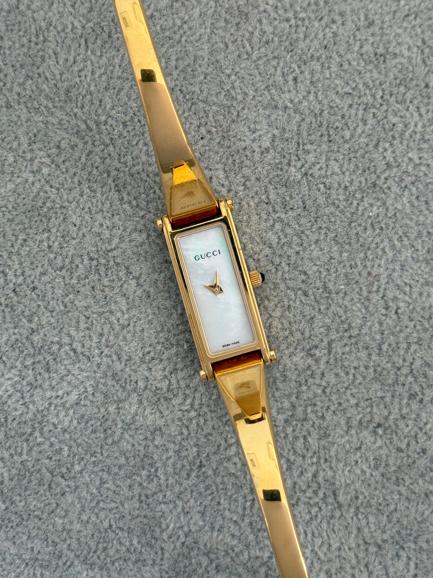 Pristine Mother Of Pearl Vintage 1500L Gucci Watch