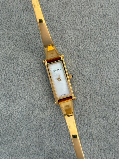 Pristine Mother Of Pearl Vintage 1500L Gucci Watch