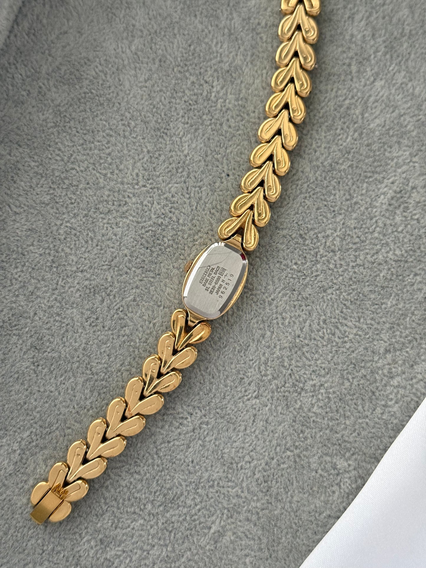 Chic Vintage Seiko Watch