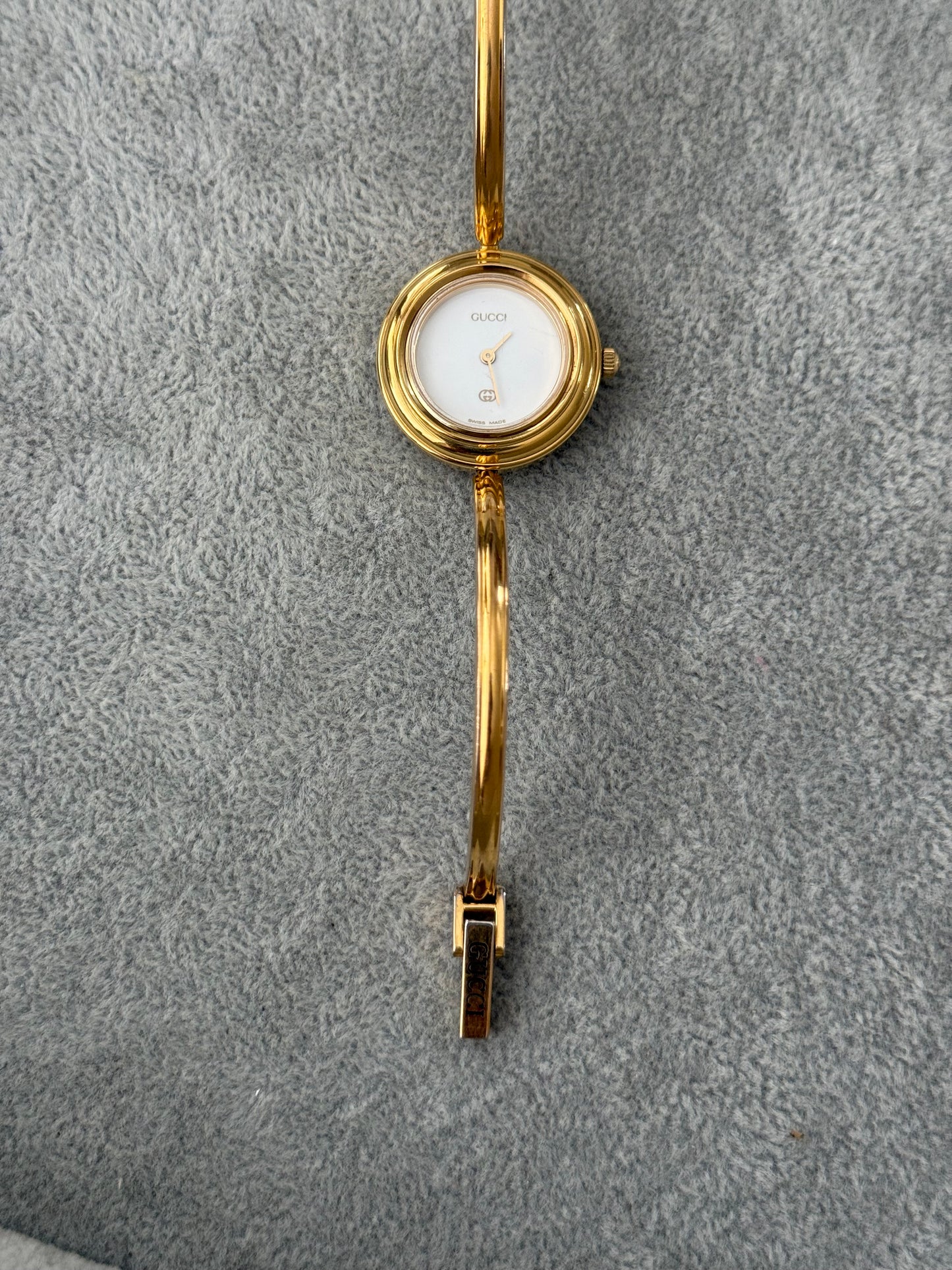 Vintage 1100L Gucci Watch