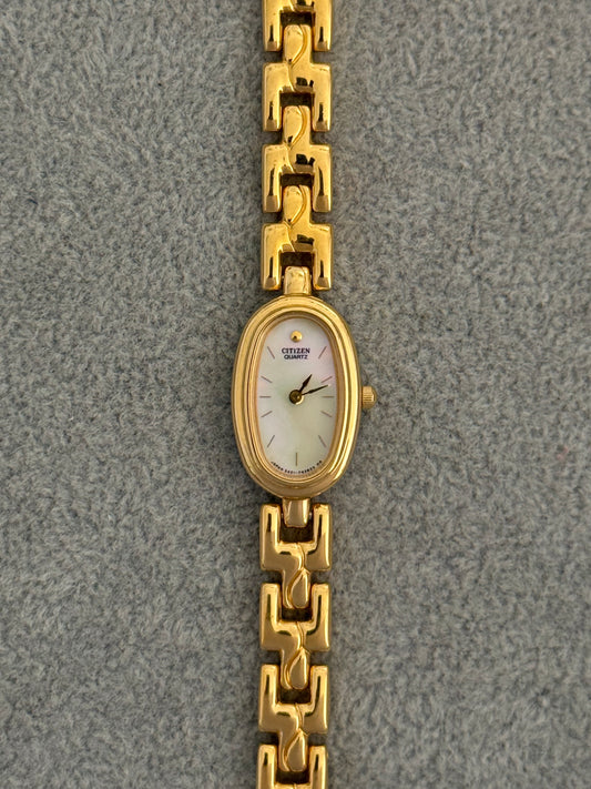 Cute Vintage Mother of Pearl Citizen Watch