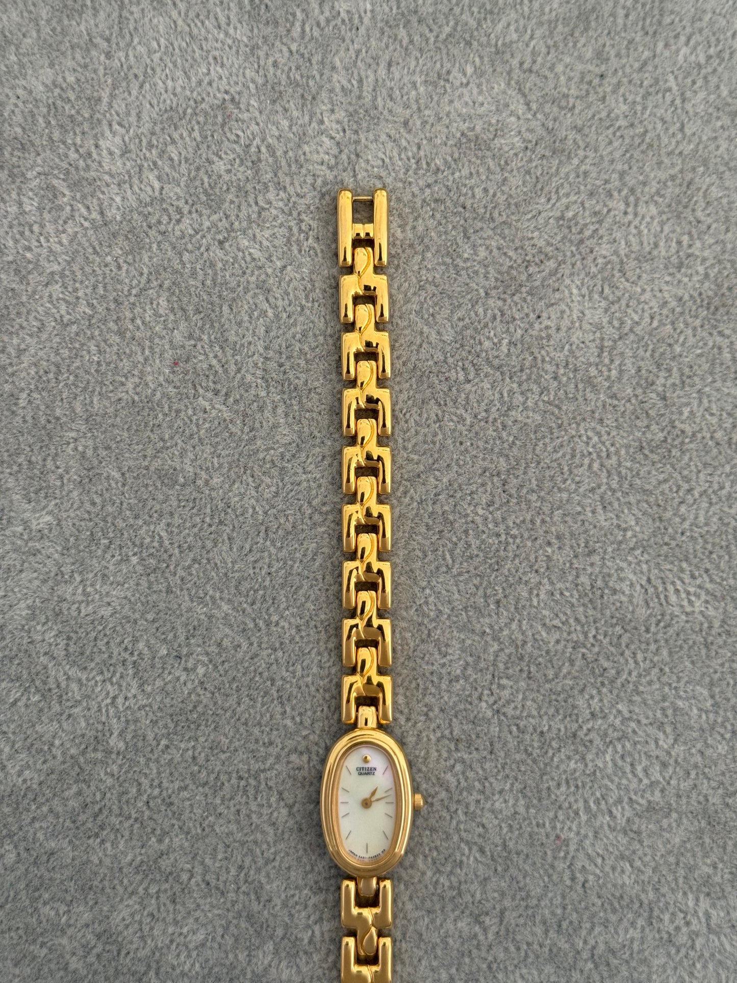 Cute Vintage Mother of Pearl Citizen Watch