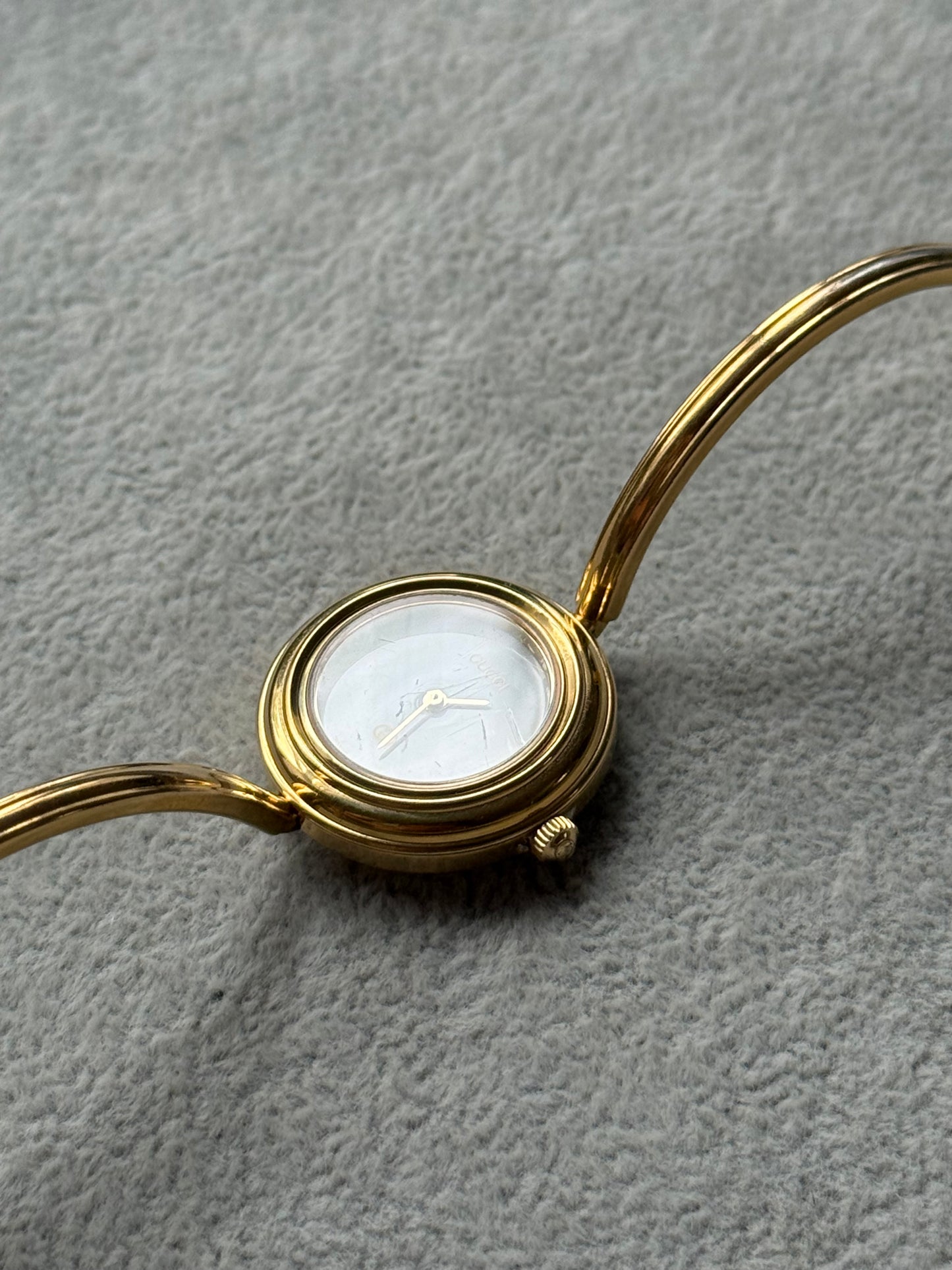 Vintage 1100L Gucci Watch