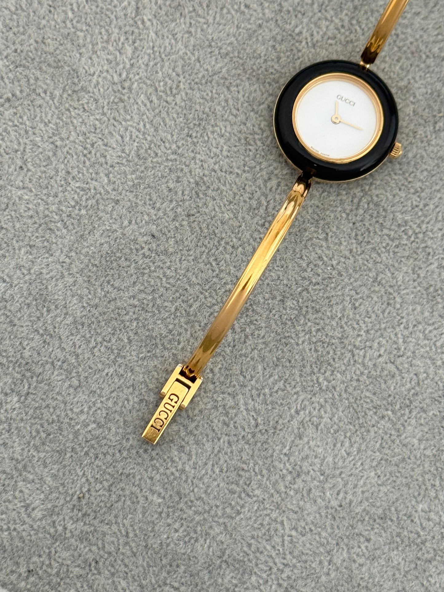 Vintage 1100L Gucci Watch