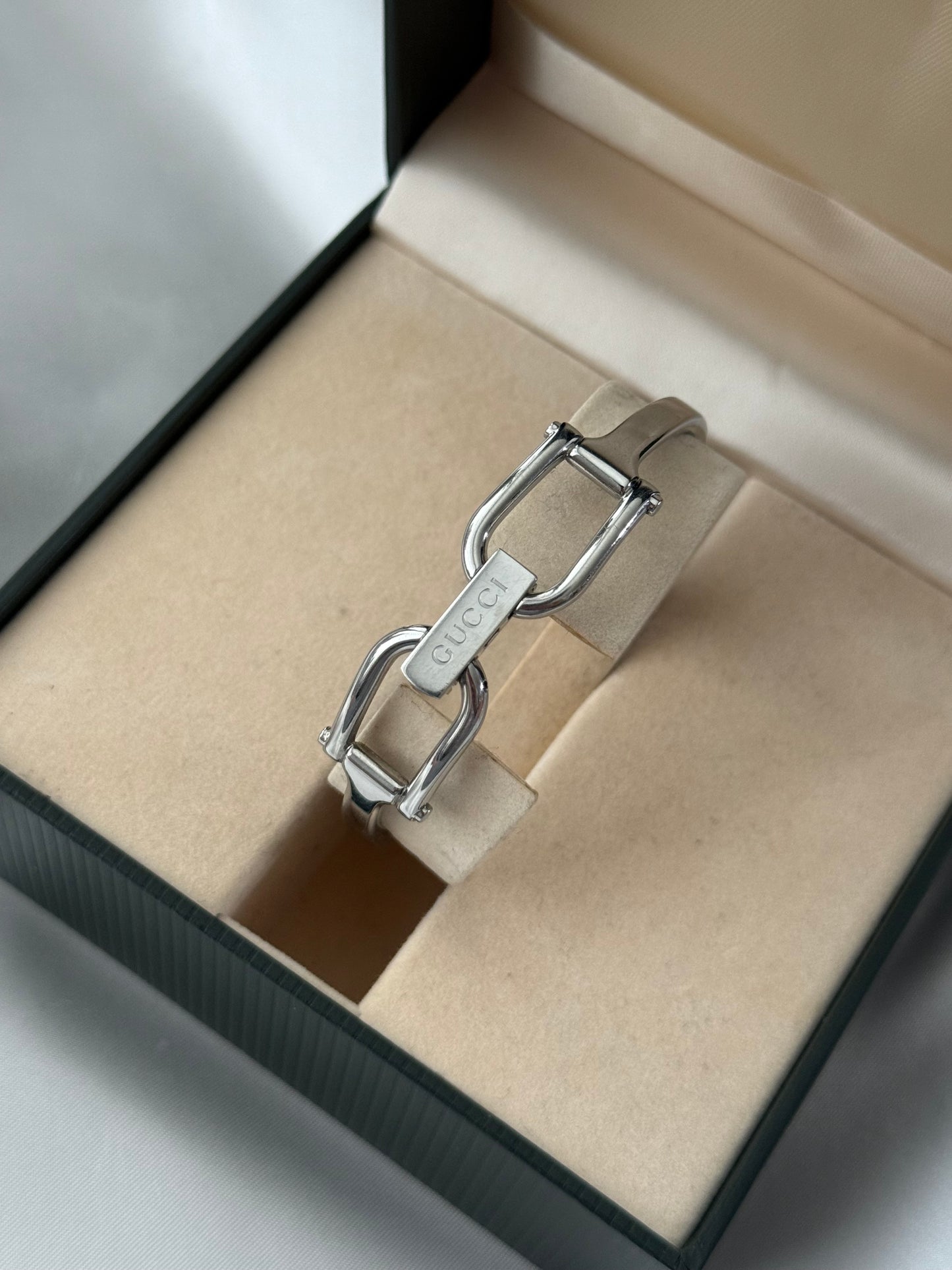 Gorgeous Vintage 1500L Gucci Watch
