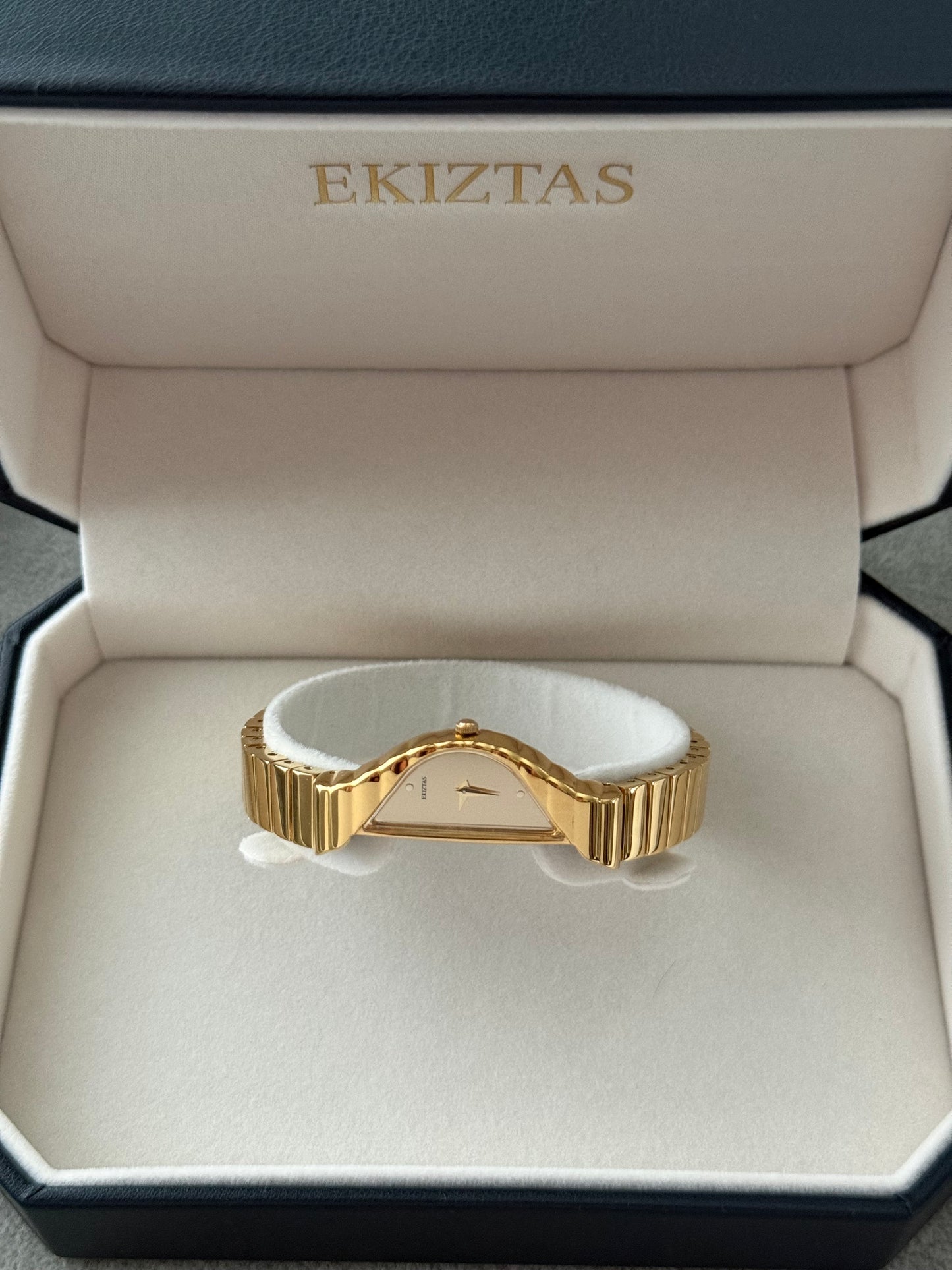 Ekiztas Half Moon Watch